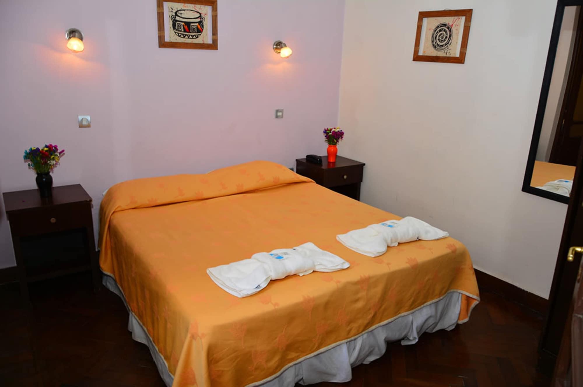 Hotel La Giralda Salta Bagian luar foto