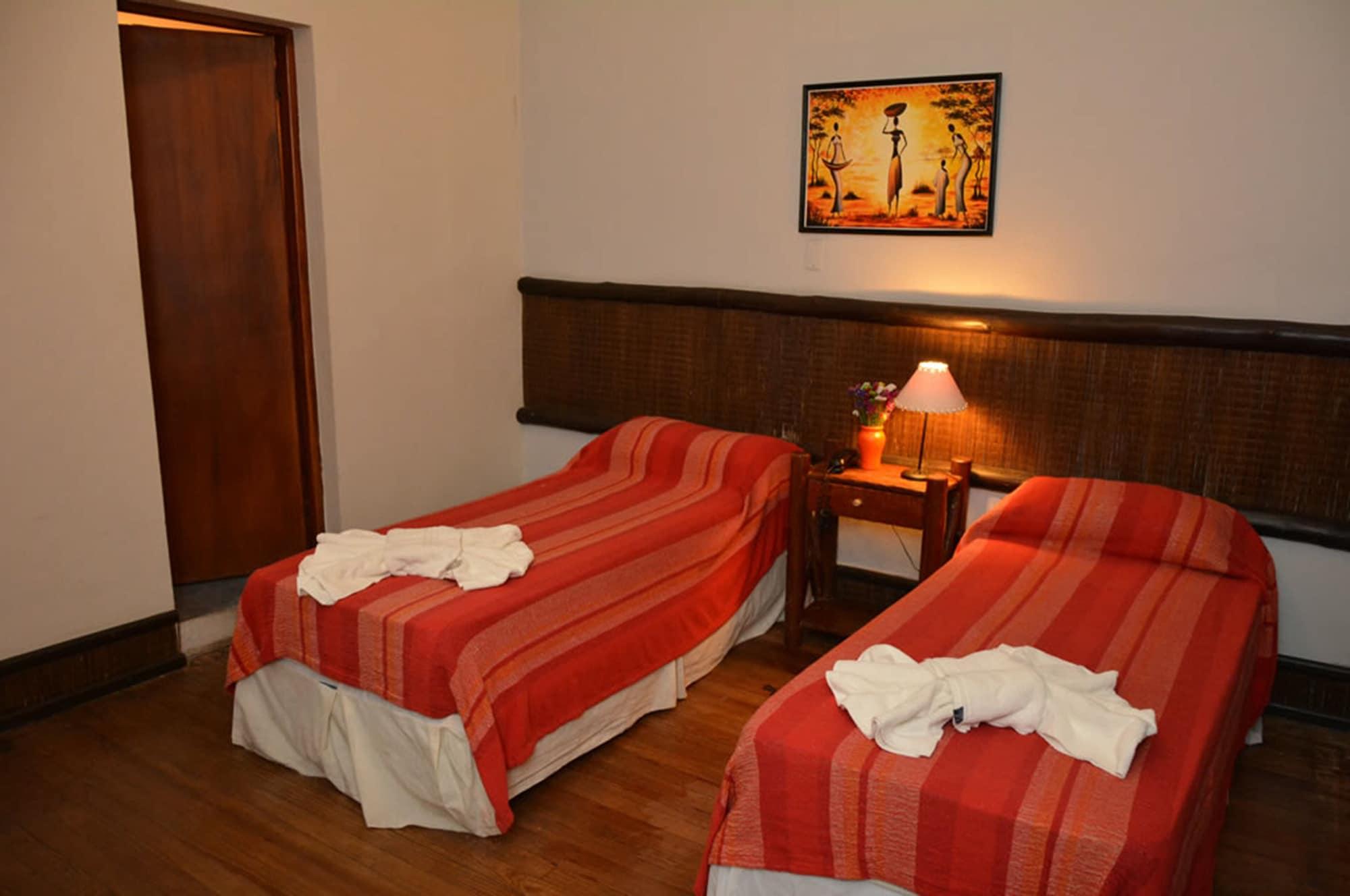 Hotel La Giralda Salta Bagian luar foto