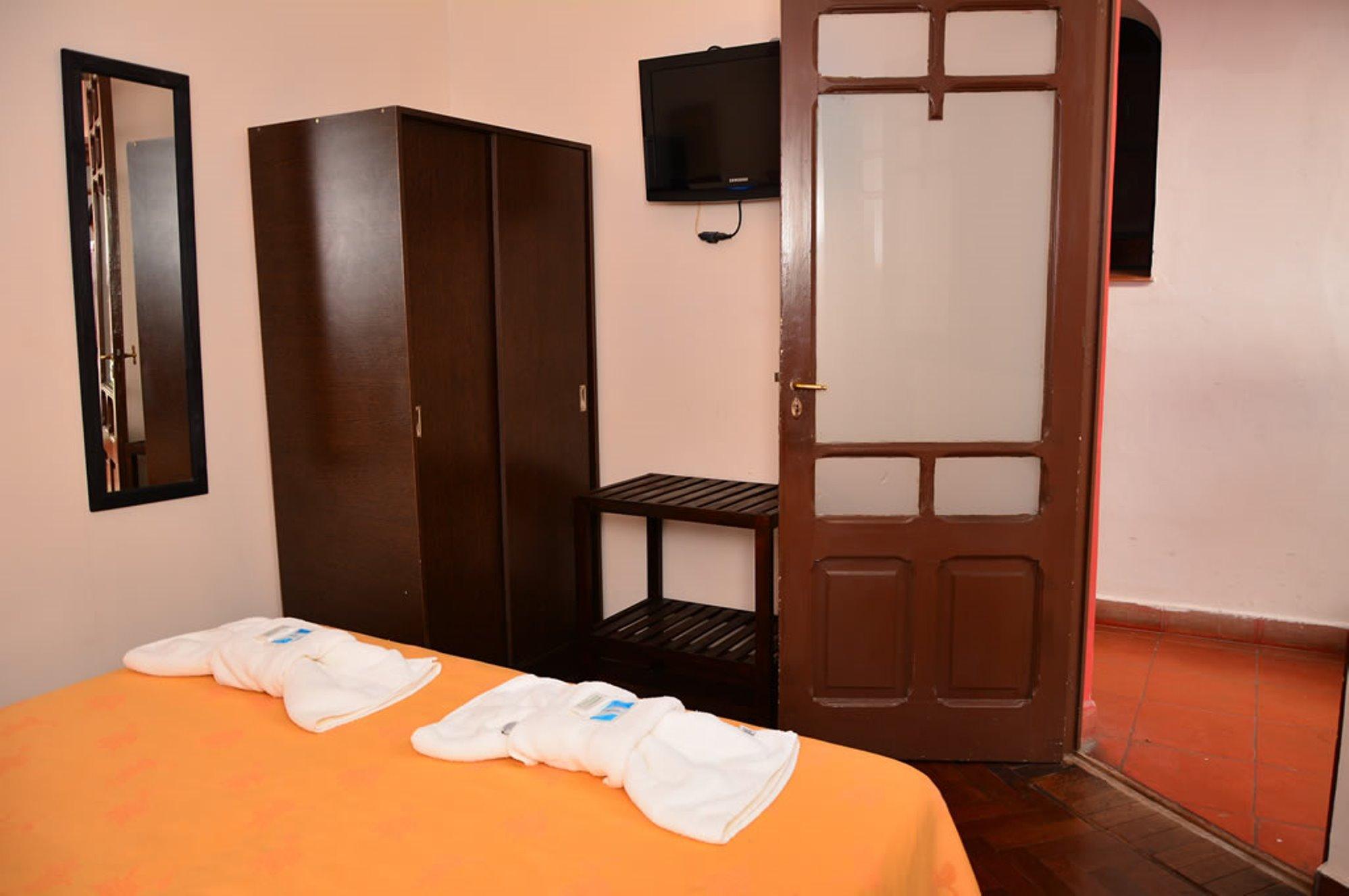 Hotel La Giralda Salta Bagian luar foto